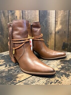 QUT Western Booties for Women Pointy Toe Real Leather Cowgirl Low Ankle Boot 8.5